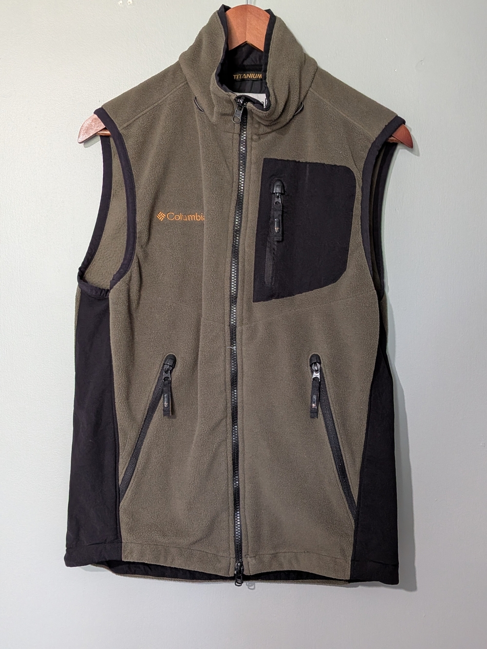 Columbia Titanium Vintage Men's Olive Green Full Zip Fleece Vest Techwear